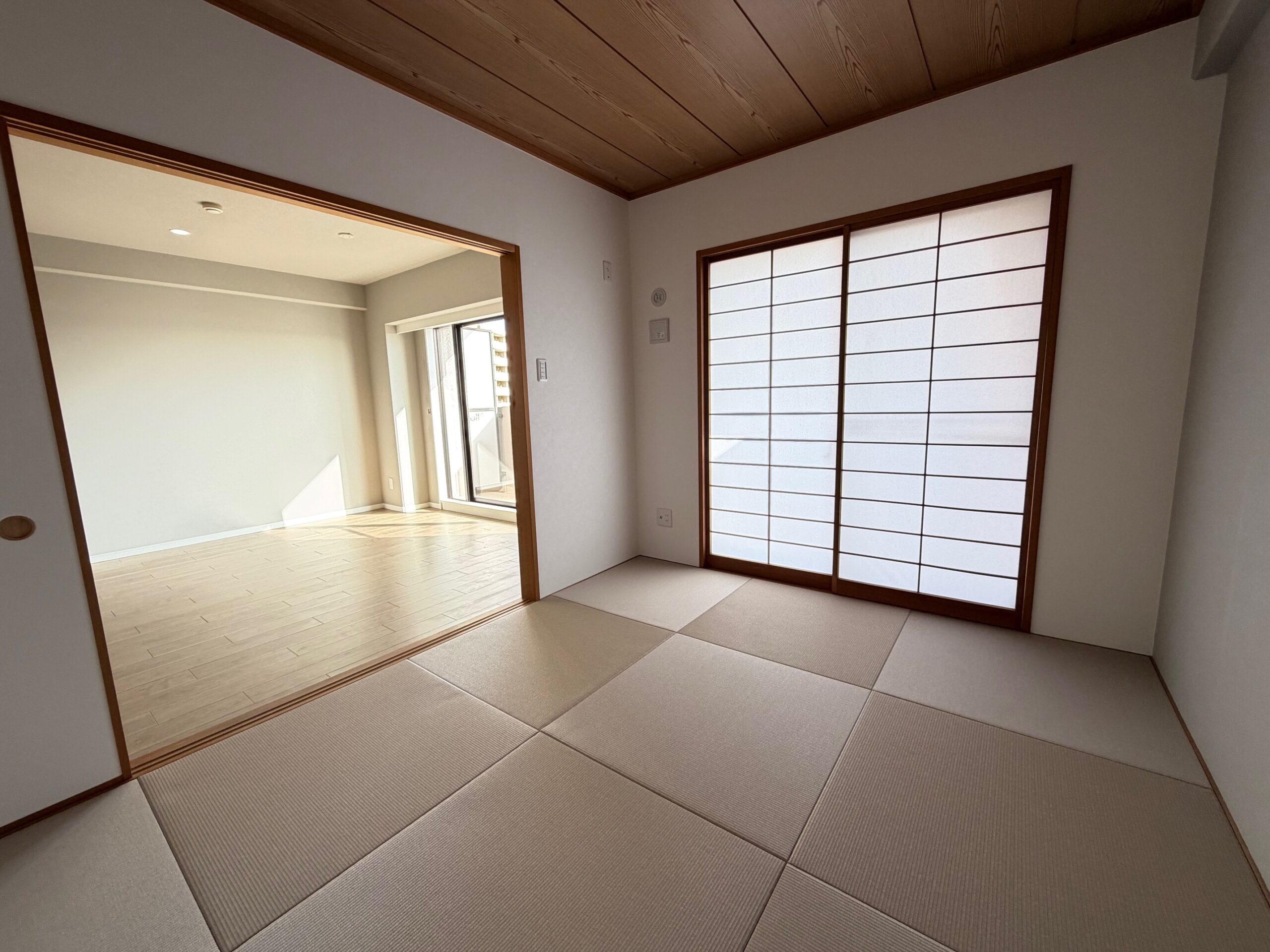 琉球畳を使用し、現代的な和室へ